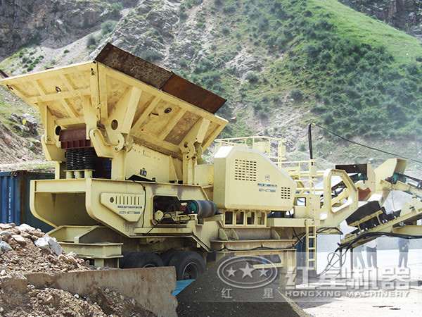 移动快播APP看片工作现场