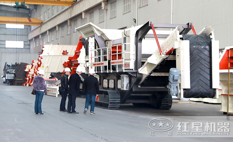 移动岩石粉碎机械 移动岩石粉碎机械